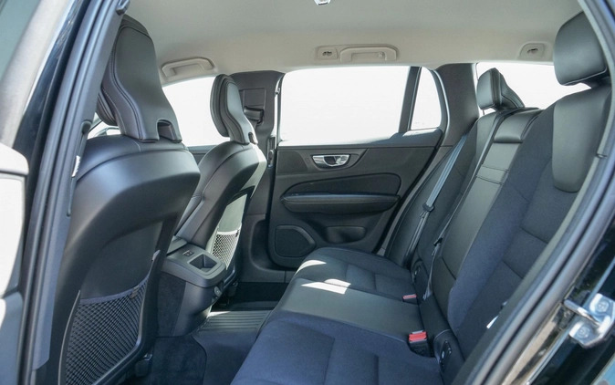Volvo V60 cena 139900 przebieg: 46500, rok produkcji 2021 z Węgrów małe 596